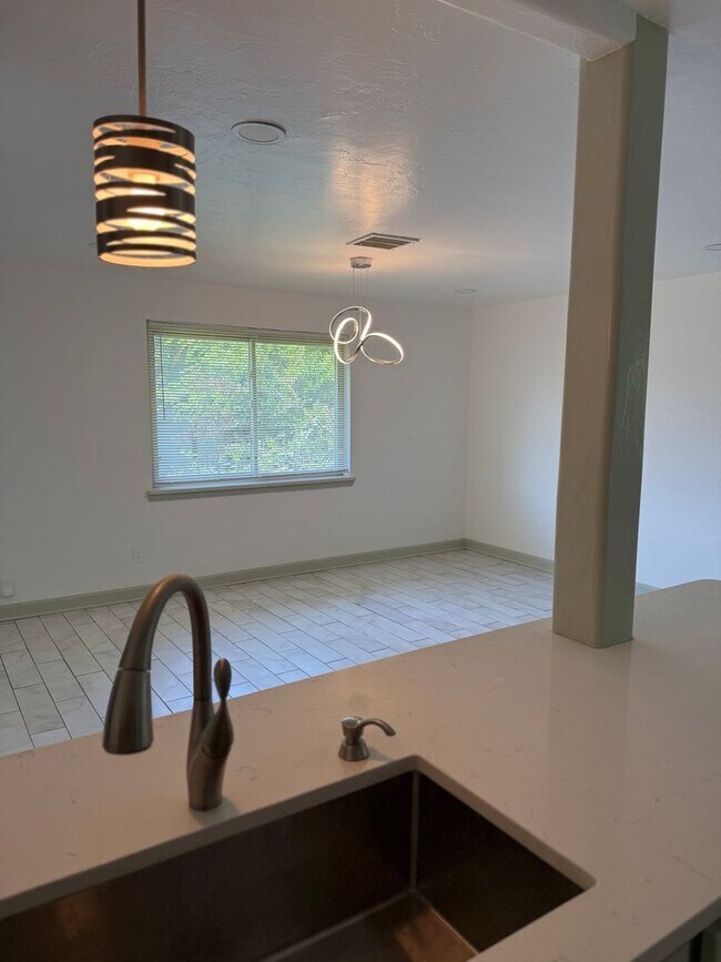 Building Photo - $200 off your move in by 10/1!  Completely...