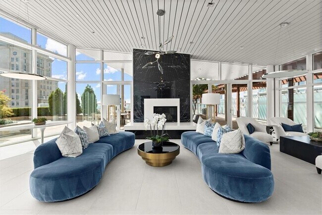 Building Photo - 3325 Piedmont Rd NE