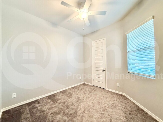 Building Photo - 4156 E Bernice St