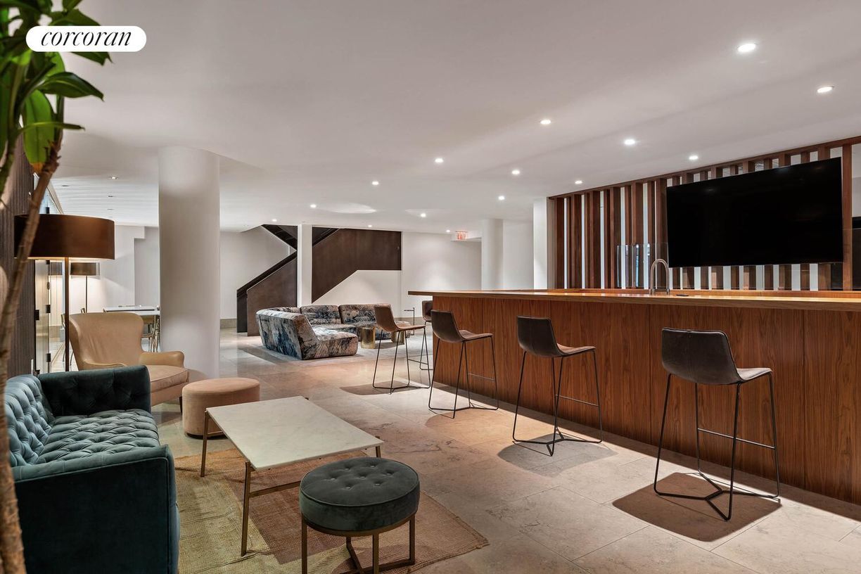 Building Photo - 429 Kent Ave