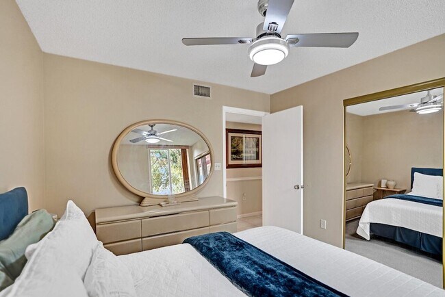 Building Photo - 107 Half Moon Cir