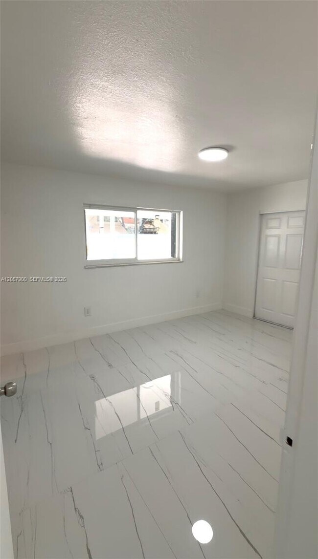 Building Photo - 11371 NW 32nd Manor