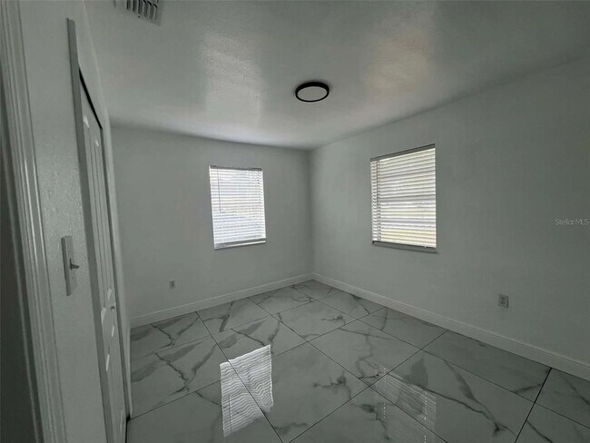 Building Photo - 1601 Crooms Ave