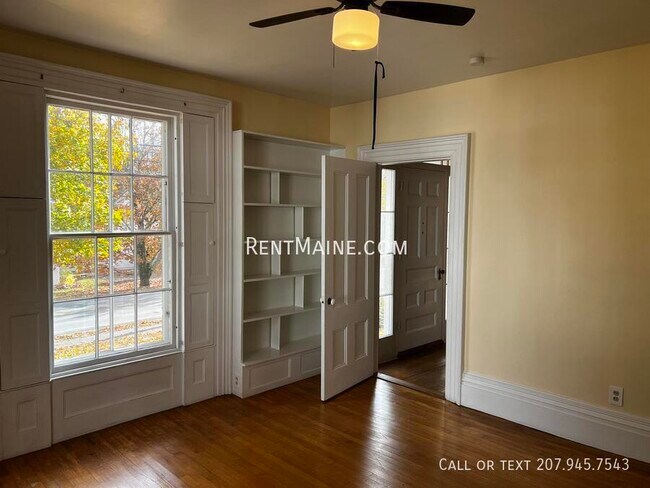 Building Photo - 92 Main Rd N