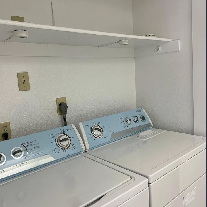 Building Photo - 2017 Normandy Ct