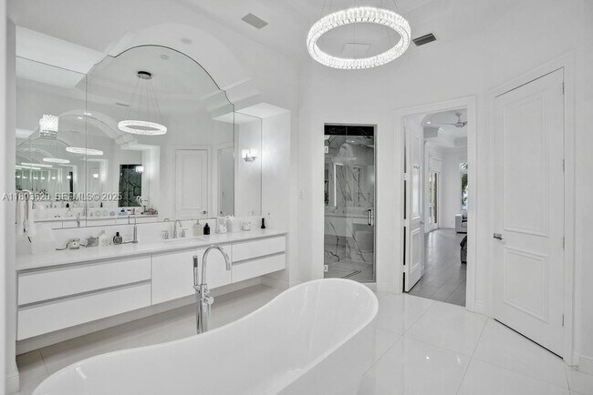 Building Photo - 1516 Island Blvd