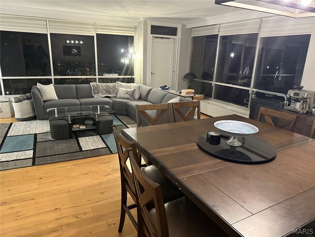 Building Photo - 4501 Lindell Blvd