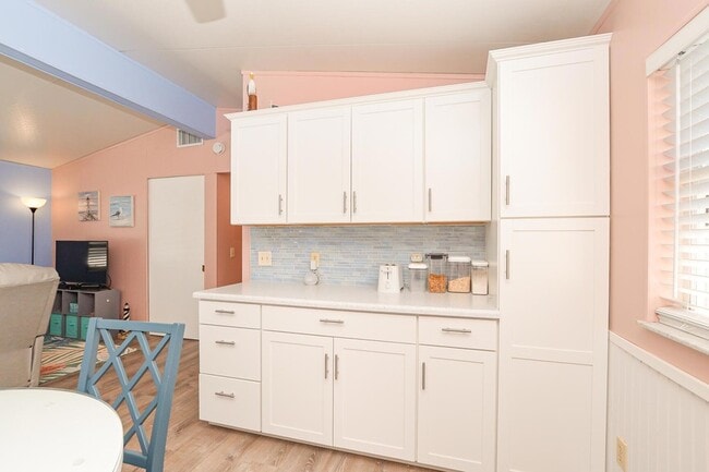 Building Photo - 122 Nettles Blvd