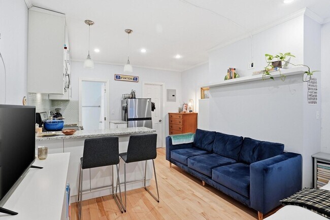 Building Photo - 227 Marlborough St