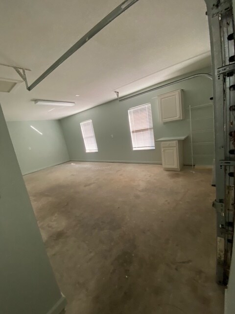 Building Photo - 1 Ryarbor Dr