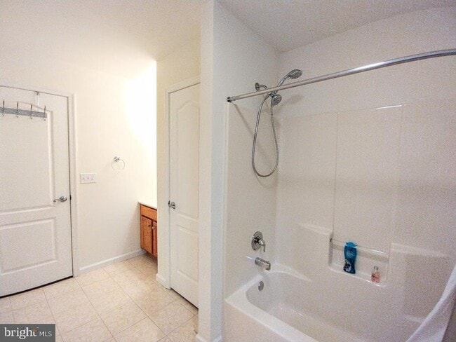 Building Photo - 146 Hunter Ln