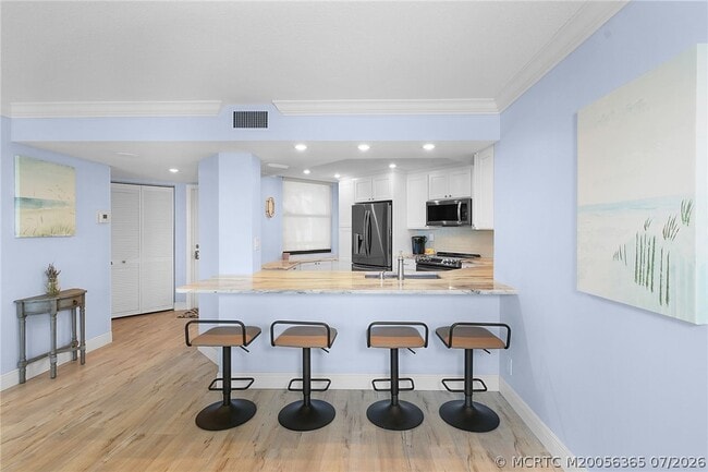 Building Photo - 9550 S Ocean Dr