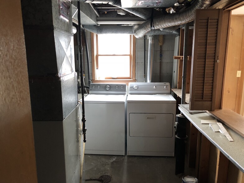 electric washer and dryer (basement) - 21440 Jill Ct