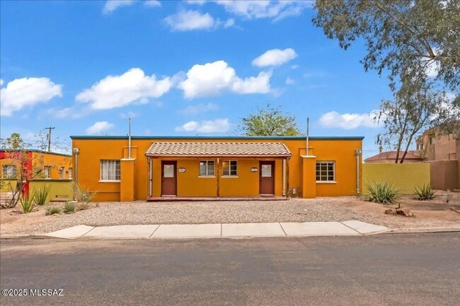 Building Photo - 720 N Palo Verde Blvd