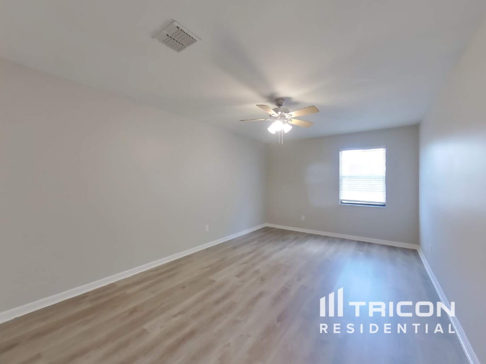 Building Photo - 1151 W Romaine Cir