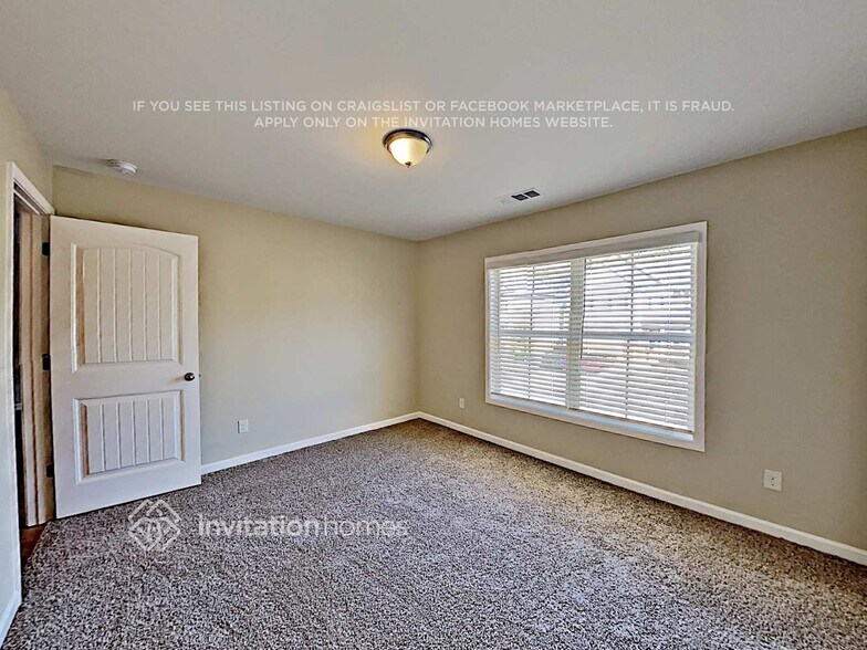 Building Photo - 348 Silverwood Dr