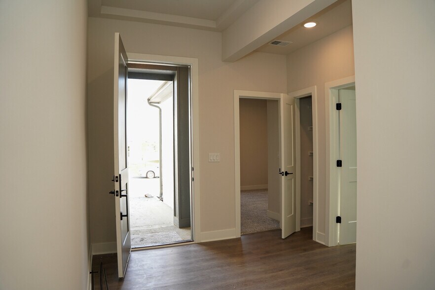 Building Photo - 20680 S Barker St