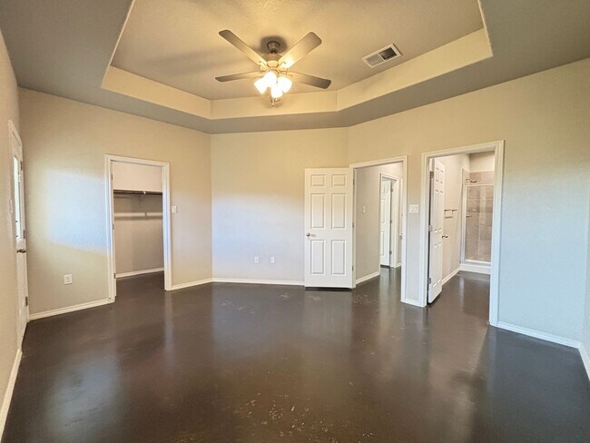 Building Photo - Luxury Duplex in Seguin with 3-bed, 2-bath...