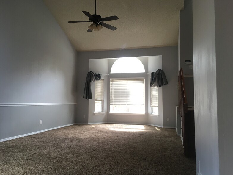 Building Photo - 4935 Granby Cir