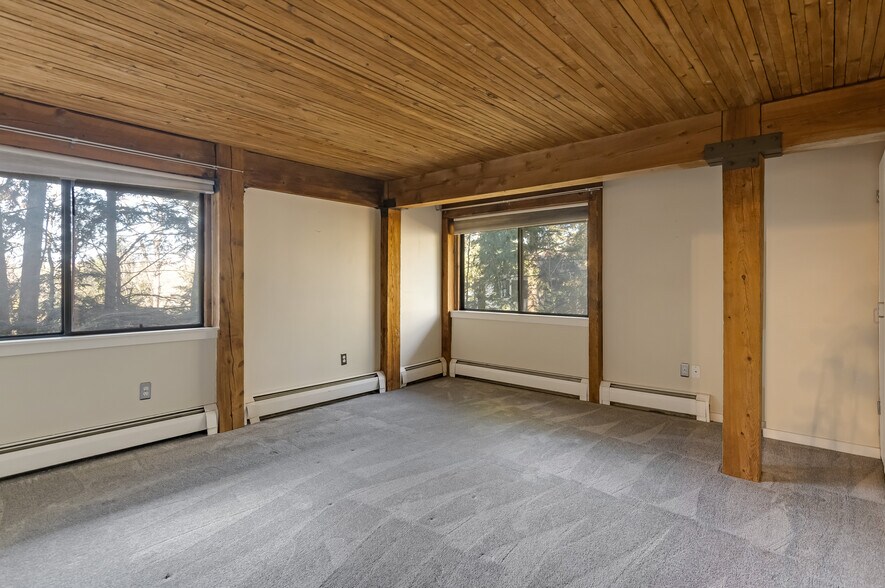 Building Photo - 122 Redrock Dr