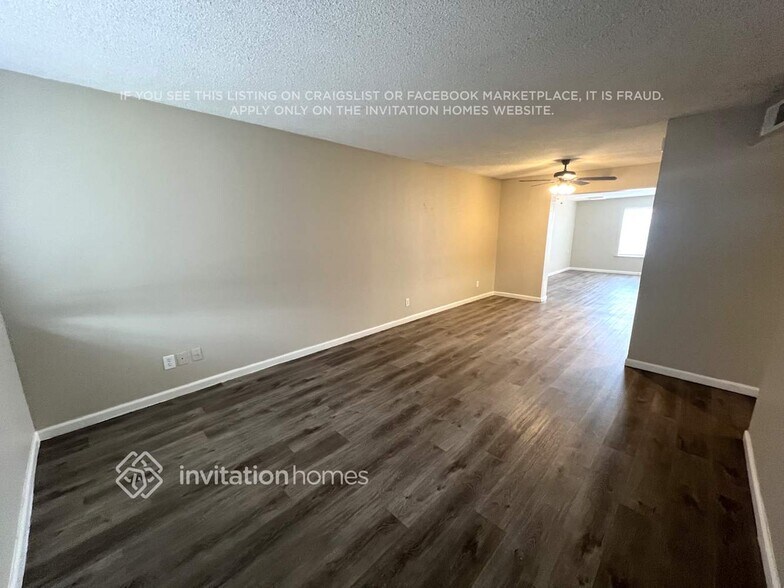 Building Photo - 11401 N 25th Ave