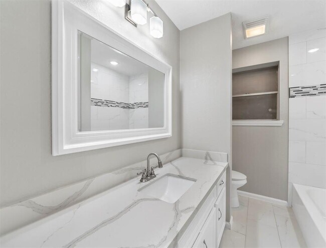 Building Photo - 1202 37th St