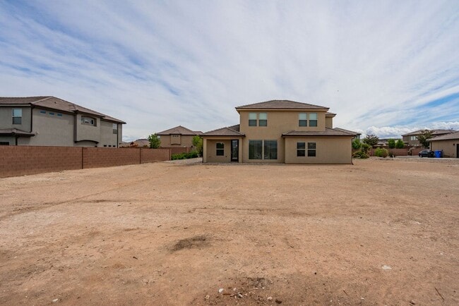 Building Photo - Stunning Home with 4 beds/2.5 baths and 3-Car Garage in Mulberry Estates