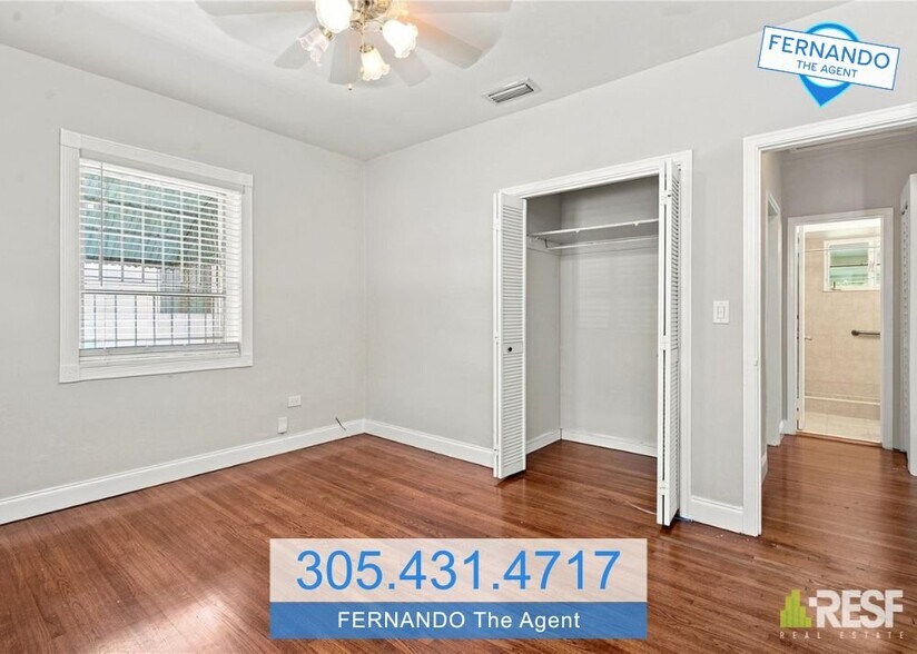 Building Photo - 2920 SW 38th Ct