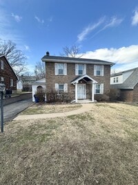 Building Photo - 19 Hardith Hill Ct