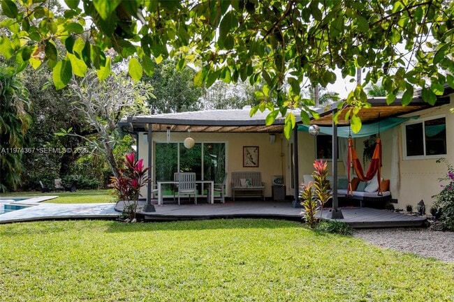 Building Photo - 750 NE 120th St