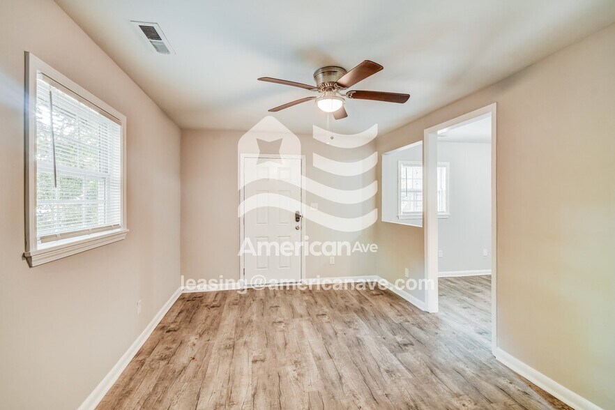 Building Photo - 232 Meadowdale Ave