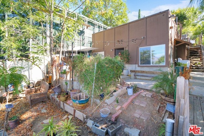 Building Photo - 11154 Ventura Blvd