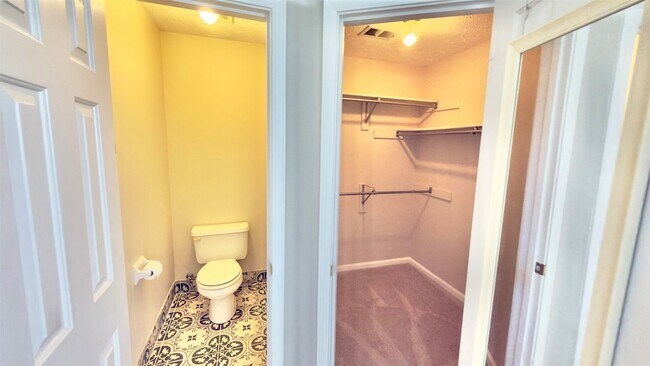 Building Photo - 275 Home Pl