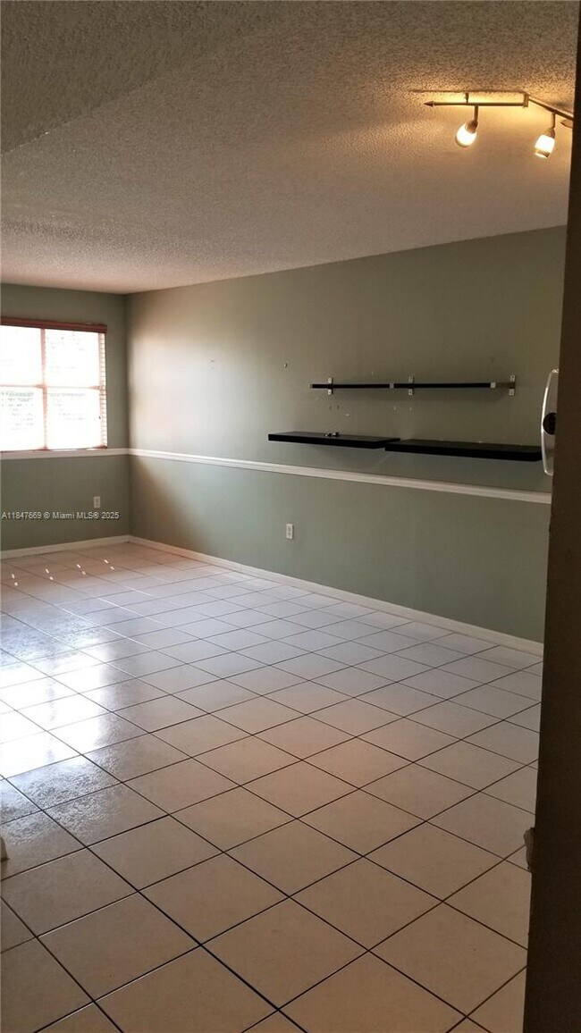 Building Photo - 15250 SW 134th Pl