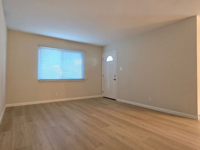 Building Photo - Charming Los Gatos Home Near Vasona, Quart...
