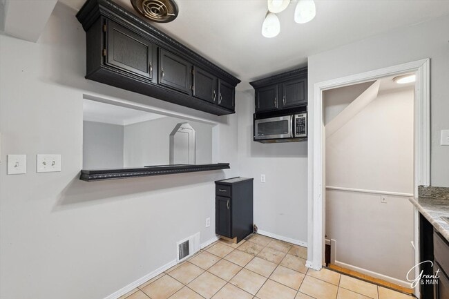 Building Photo - $1300 3 bedroom bungalow