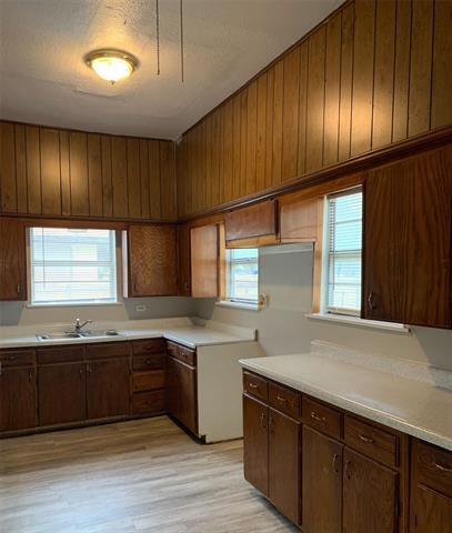 Building Photo - 815 S Willow St