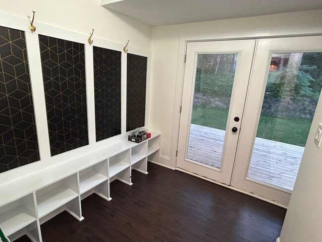 Building Photo - Available Soon! Ardmore WS, 4 Bedroom, 3 F...