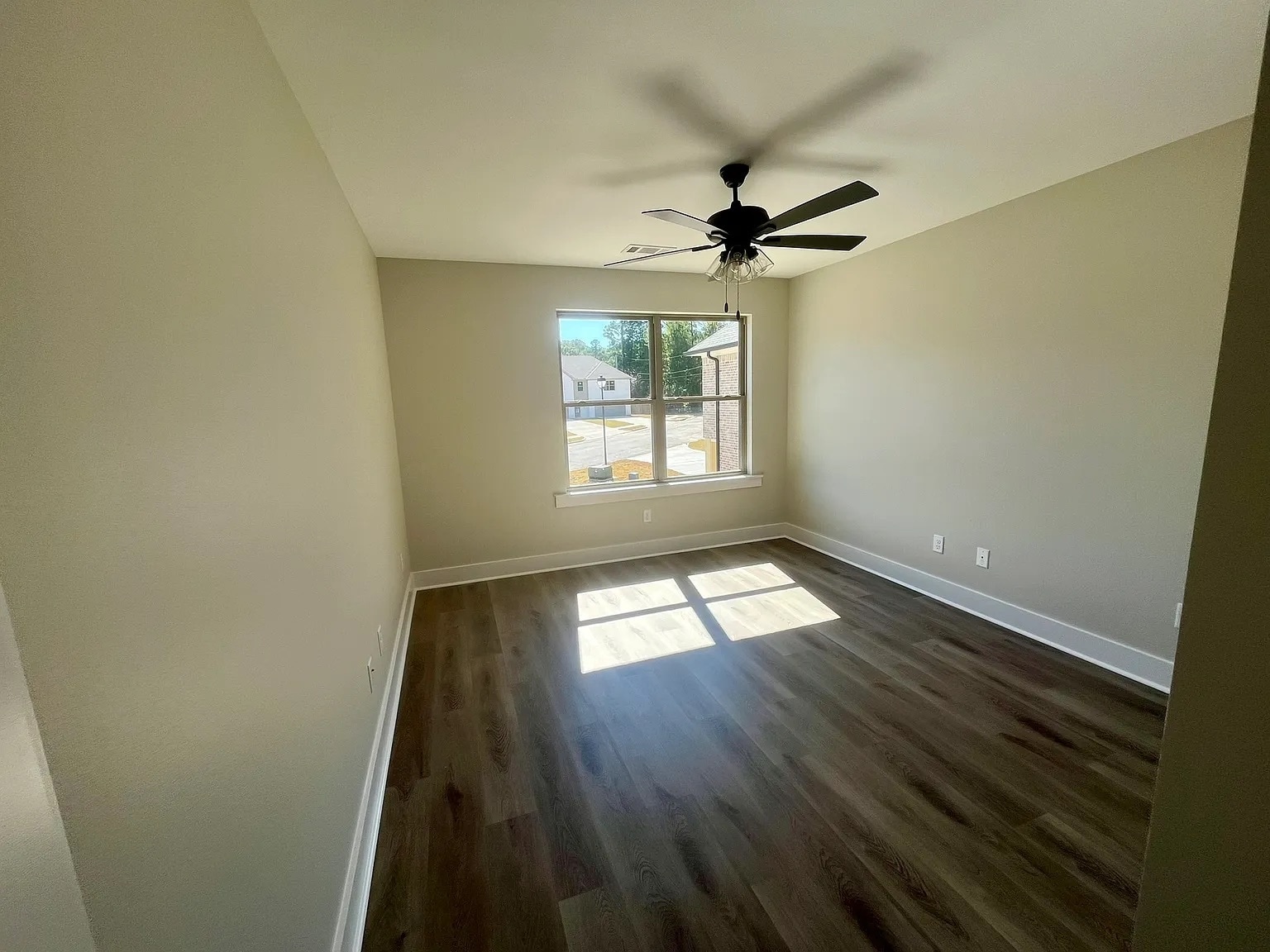 Building Photo - 4812 Old Oak Dr