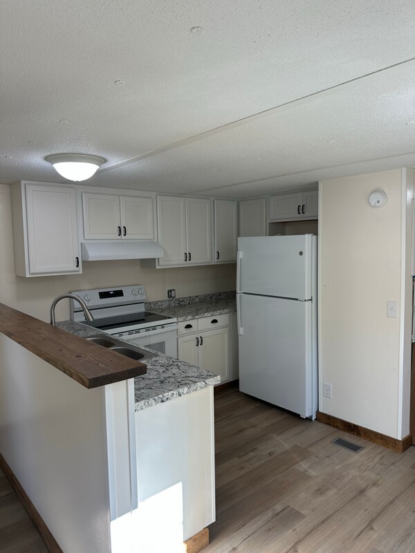 Building Photo - 5281 Old Richmond Rd