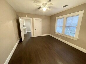 Building Photo - Affordable 1/1 next to Cascades Park!