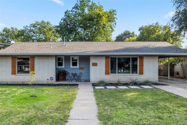 Primary Photo - 1611 Ashberry Dr