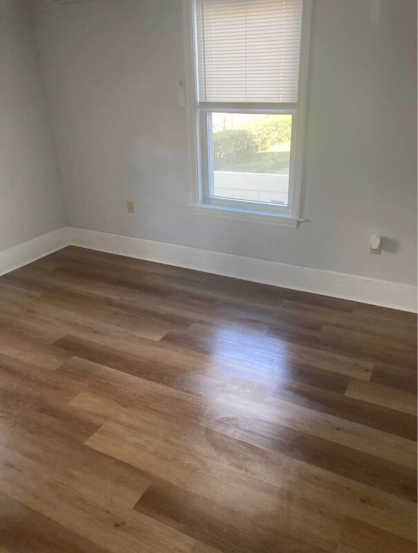 Building Photo - 29 Maple St