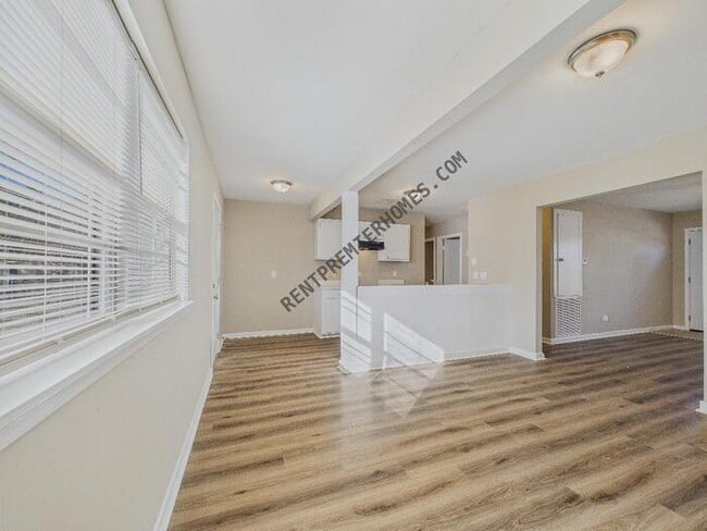 Building Photo - 1 Coral Ln