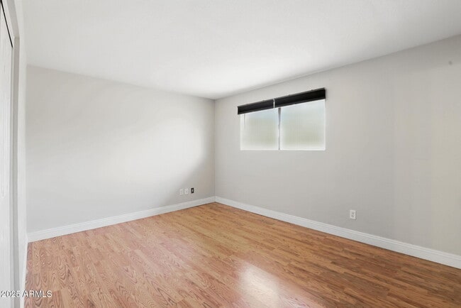Building Photo - 1115 N 84th Pl