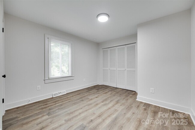 Building Photo - 3113 Monroe Way