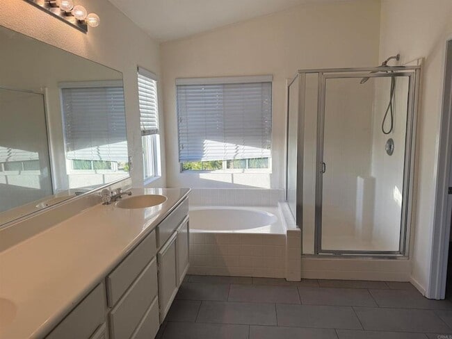 Building Photo - 4983 Calle Arquero