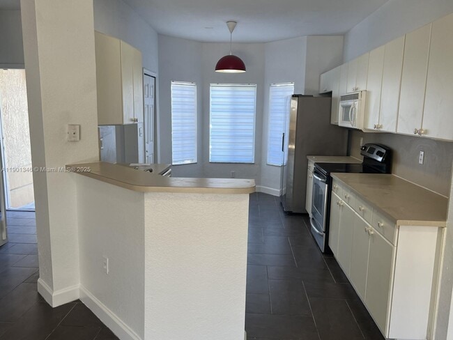 Building Photo - 8362 NW 107 Ct