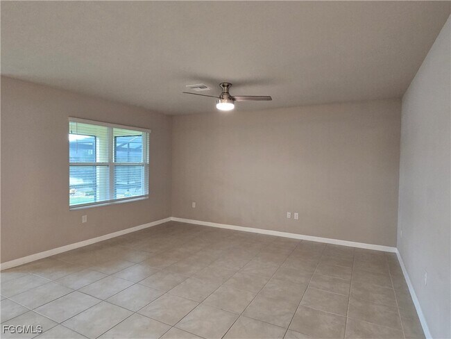 Building Photo - 3187 Estancia Ln