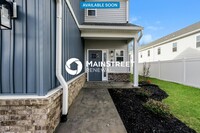 Building Photo - 2050 N Sarah Dr